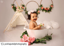 Load image into Gallery viewer, Bath Tub - White