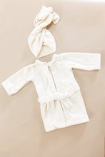 Load image into Gallery viewer, Spa outfit White 3-6m
