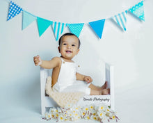Load image into Gallery viewer, White Fuzzy Romper 9-12m
