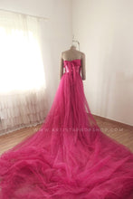 Load image into Gallery viewer, Dwella gown M-L
