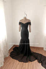 Load image into Gallery viewer, Rachel gown - Black M-L
