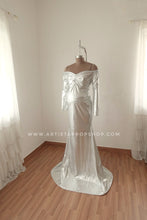 Load image into Gallery viewer, Audrey gown L-XL
