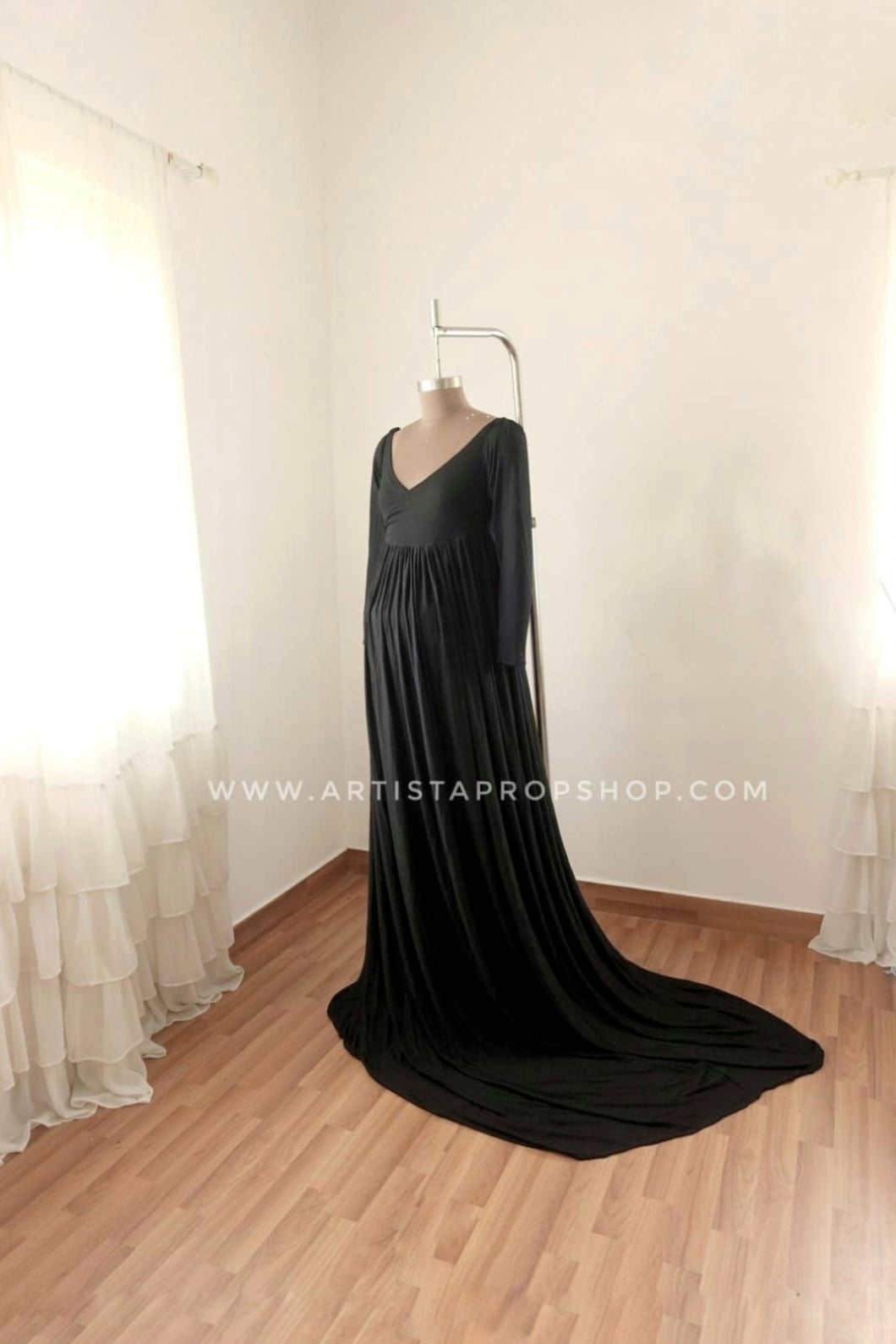 Black Aurelia Gown M-L