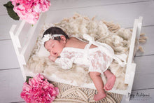 Load image into Gallery viewer, Lace Romper 6-9m
